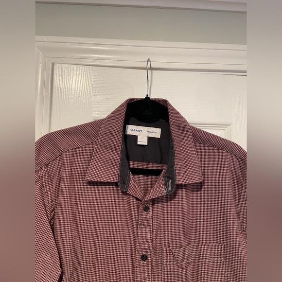 Old Navy Mens Size L Burgundy Gray Houndstooth Collared Button Down Shirt - Picture 4 of 12